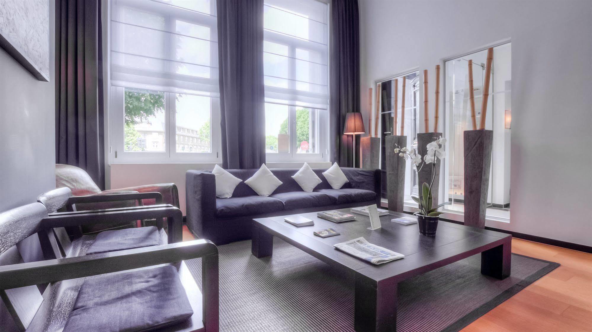 Hotel St James มงส์ ภายนอก รูปภาพ
