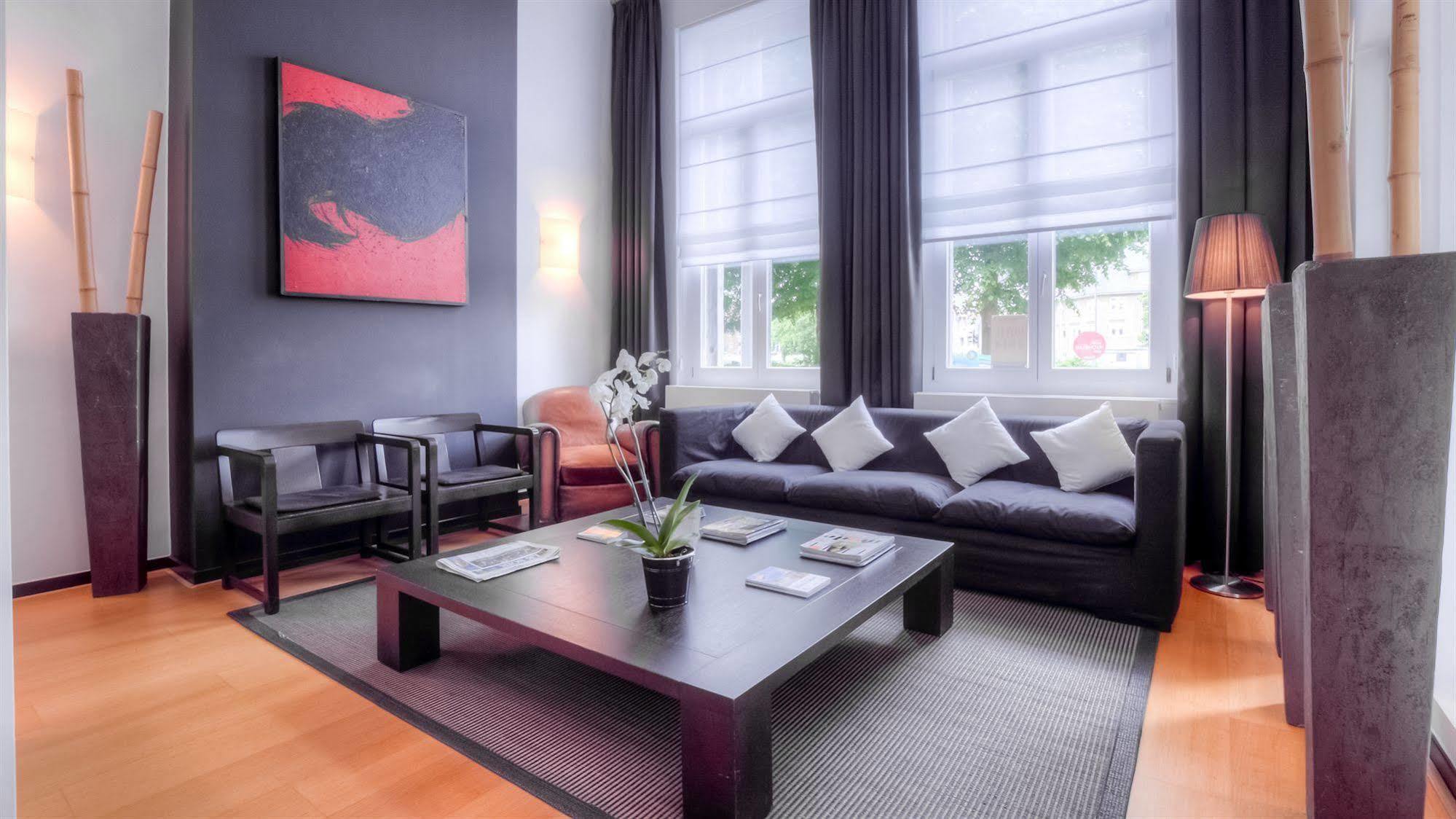 Hotel St James มงส์ ภายนอก รูปภาพ